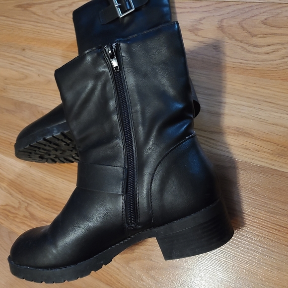 🦩 3/$30 Arizona Jean Company Black Boots - size 7 - Picture 3 of 5